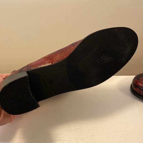 Stuart Weitzman Easy On Reverse Python Embossed Leather in red - Picture 8 of 10